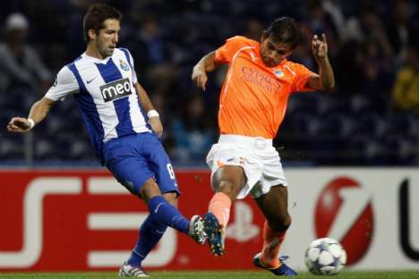FC Porto-Apoel: Moutinho vs Nuno Morais