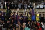 Supertaça Europeia: Barcelona vs FC Porto (foto 01, Barcelona levanta troféu)