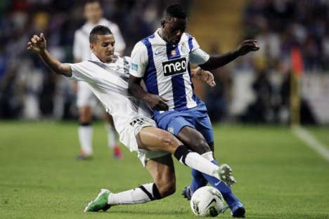 Supertaça: FC Porto vs Guimarães (foto 03 - Faouzi vs Varela)
