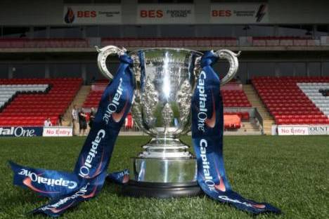 Capital One Cup (Taça da Liga inglesa sobre o relvado)