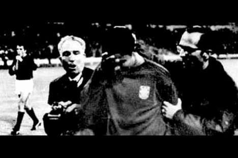 Eusébio a chorar no Mundial 1966