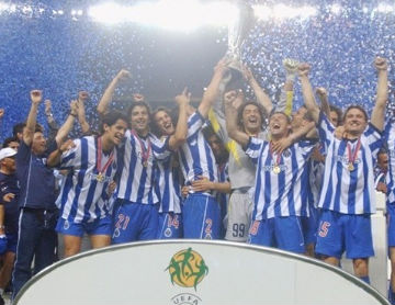 FC Porto conquista Taça UEFA em 2003: uefa.com