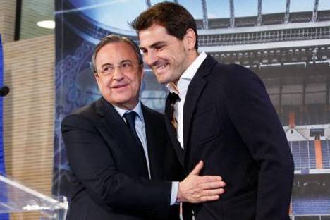 Florentino Pérez e Iker Casillas (Abraço após discurso)