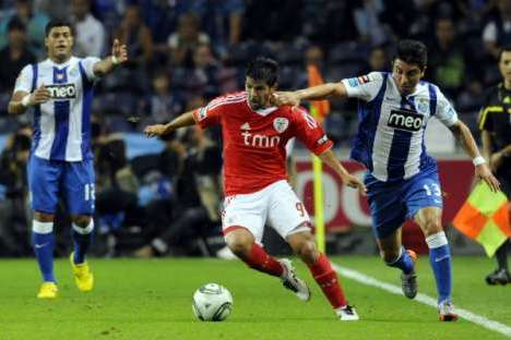 FC Porto - Benfica (23/09/11) - Foto 04: Fucile vs Nolito