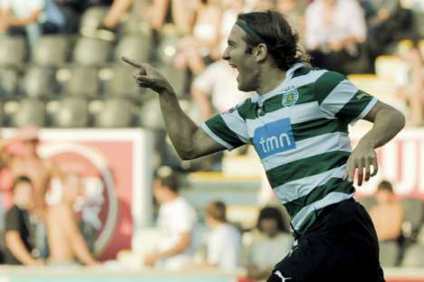 Diego Capel festeja golo ao V. Guimarães