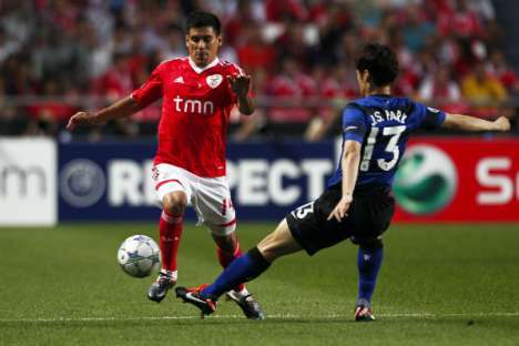 Benfica-Manchester United (14/09/11): foto 17 - Maxi Pereira vs Park Ji-Sung