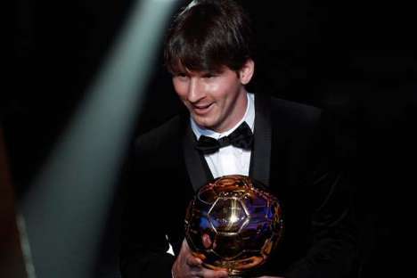Messi com FIFA Bola de Ouro 2010