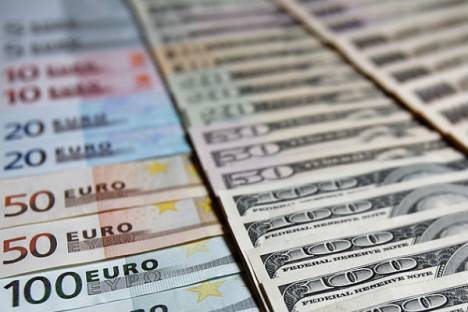Dinheiro, genérica (euros e dólares)