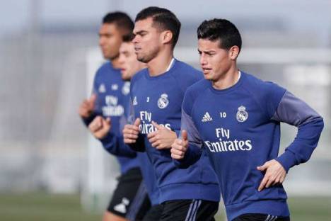 James e Pepe em treino do Real Madrid