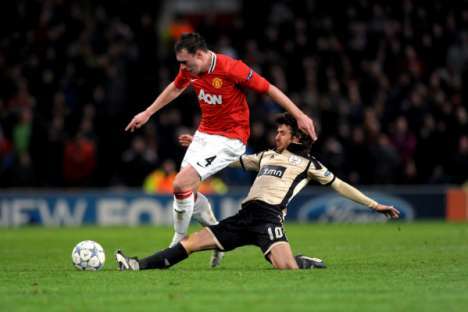 Manchester United-Benfica (22/11/11): Phil Jones vs Pablo Aimar