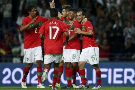 Portugal vs Islândia: Portugal festeja golo de Eliseu (1)