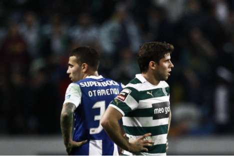 Sporting-FC Porto: Otamendi e Insúa de costas voltadas