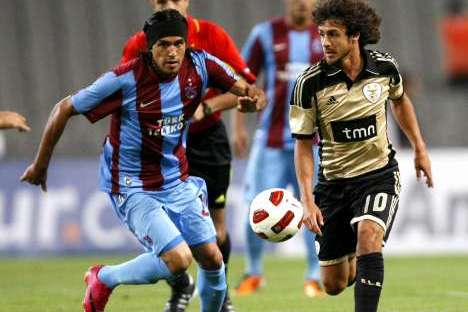 Trabzonspor-Benfica: Aimar disputa bola