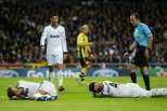 Imagens de 07/11/12 - Futebol: Pepe e Sergio Ramos no chão durante o Real Madrid-B. Dortmund