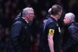 Manchester United-Newcastle: Alex Ferguson protesta com árbitro auxiliar (5)