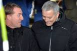 Mourinho sorri ao lado de Brendan Rodgers