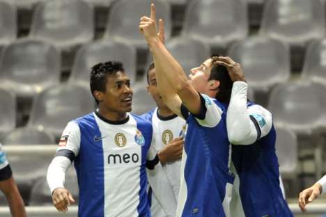 FC Porto celebra (Alex Sandro e James)
