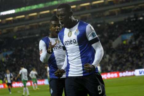 Imagens de 09/12/12 - Futebol: Jackson Martínez e Kelvin festejam golo no FC Porto-Moreirense