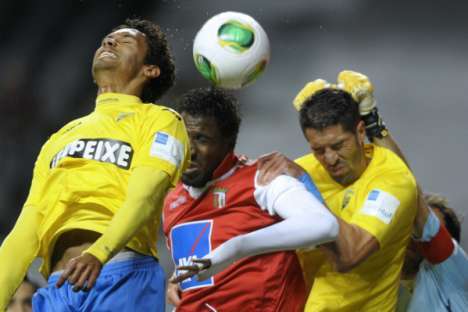 Imagens de 17/12/12 - Futebol: Sp. Braga-Estoril, Douglão vs Jefferson e Steven Vitória