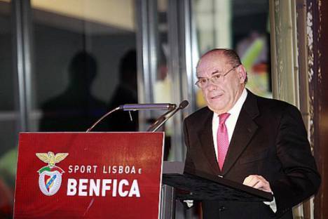 António Simões, Benfica