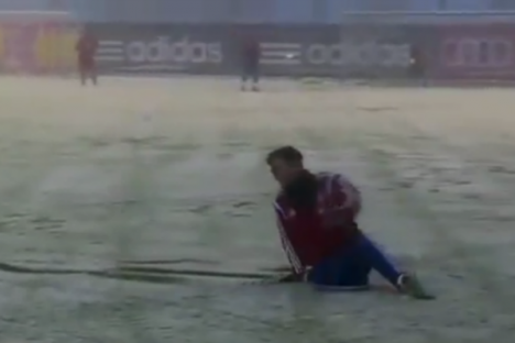 Vídeo: Bayern treina com neve
