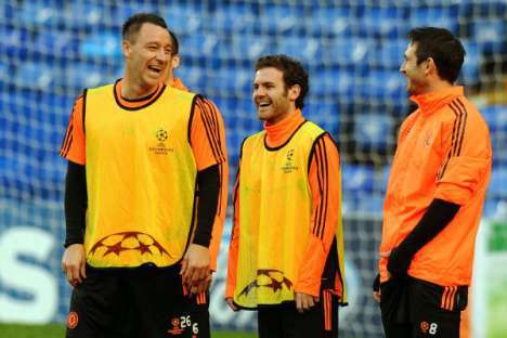 Chelsea treino (Terry, Mata e Lampard sorriem)
