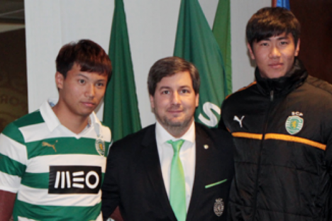 Sporting: Yiming Liu e Yan Zihao com Bruno de Carvalho