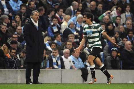 Manchester City-Sporting (15/03/12): Matías celebra perante desalento de Mancini 