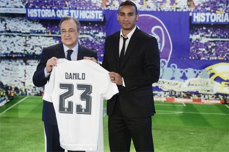 Danilo (Real Madrid) Apresentação ao lado de Florentino Pérez