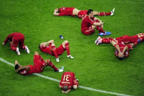 Bayern-Chelsea (Final da Champions 2012) - 56: Jogadores alemães desolados