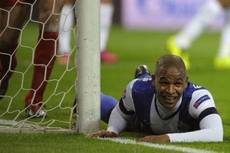 FC Porto vs Málaga: Fernando no chão