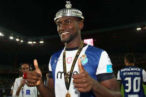 Jackson Martínez (FC Porto) celebra conquista da Supertaça 2012