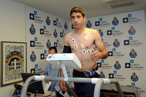 José Ángel em exames médicos no FC Porto