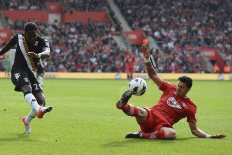 Imagens de 07/10/12 - 07: José Fonte no chão no Southampton-Fulham (2-2)