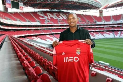 Luís Felipe apresentado no Benfica