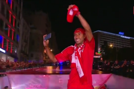 Vídeo: Luisão celebra título 2014/15