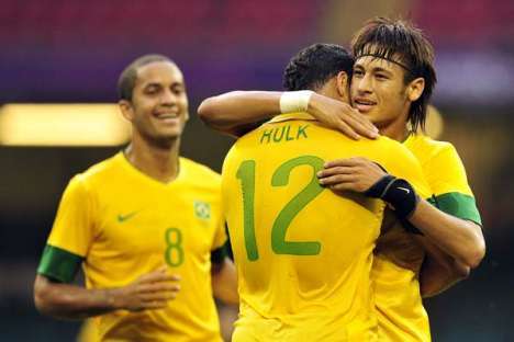 JO Londres 2012: Neymar abraça Hulk 