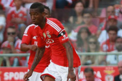 Talisca em jogo do Benfica