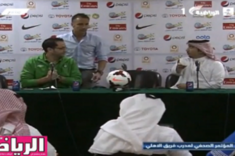 Vídeo: Vítor Pereira "explode" em conferência de imprensa do Al Ahli