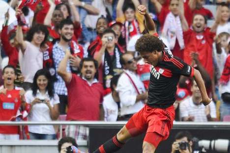 Witsel celebra no Benfica-Real Madrid (2012)
