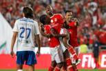 Victor Andrade (Benfica) festeja golo com Semedo e Jonas