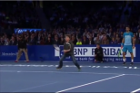 Vídeo: miúdo humilha Federer