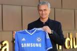 José Mourinho com a camisola do Chelsea (2013)