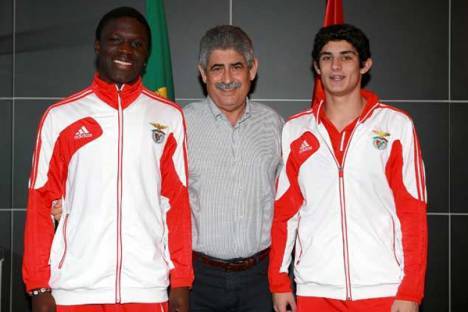 Romário Baldé e Gonçalo Guedes com Luís Filipe Vieira