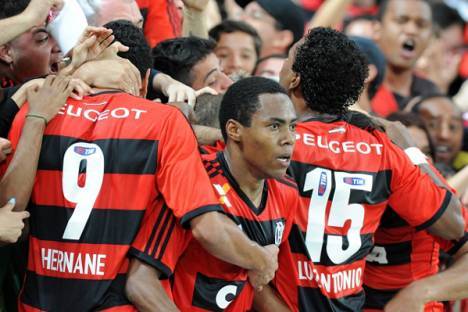 Elias em festejos do Flamengo