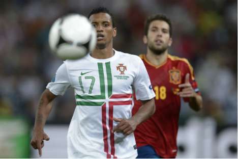 Euro 2012: Portugal-Espanha (Nani olha para a bola)
